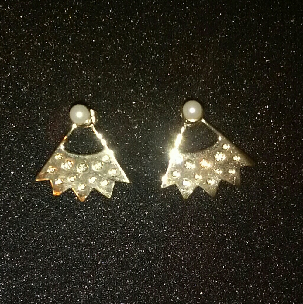 3/$40 New Jewelmint Spinner earrings